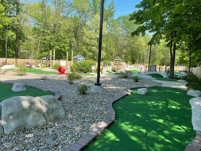 Local 18 hole golf courses Boulder pro shops near you