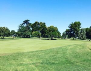 Local 18 hole golf courses Fresno pro shops near you