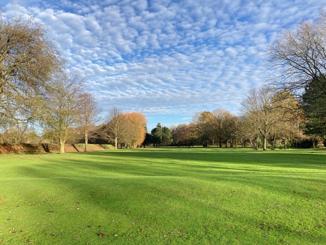 Best public golf courses Manchester driving range near you