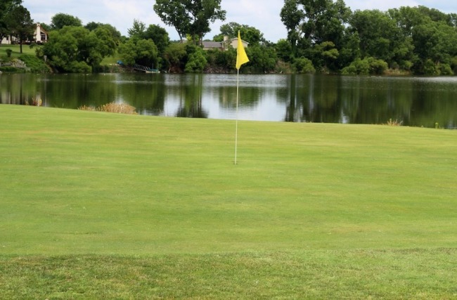 Best public golf courses Wichita driving range near you