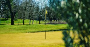 Best public golf courses Milan driving range near you